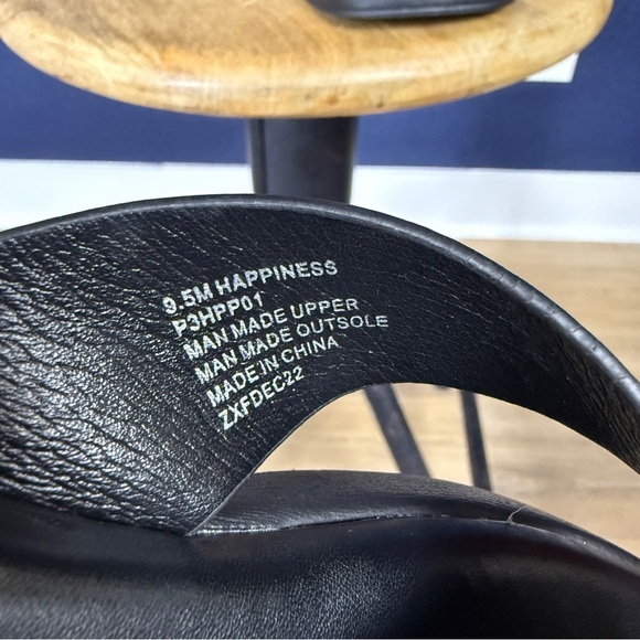 Sincerely Jules NWOT "Happiness" Black Platform Flip-flop Sandals, Size 9.5 - Picture 8 of 8